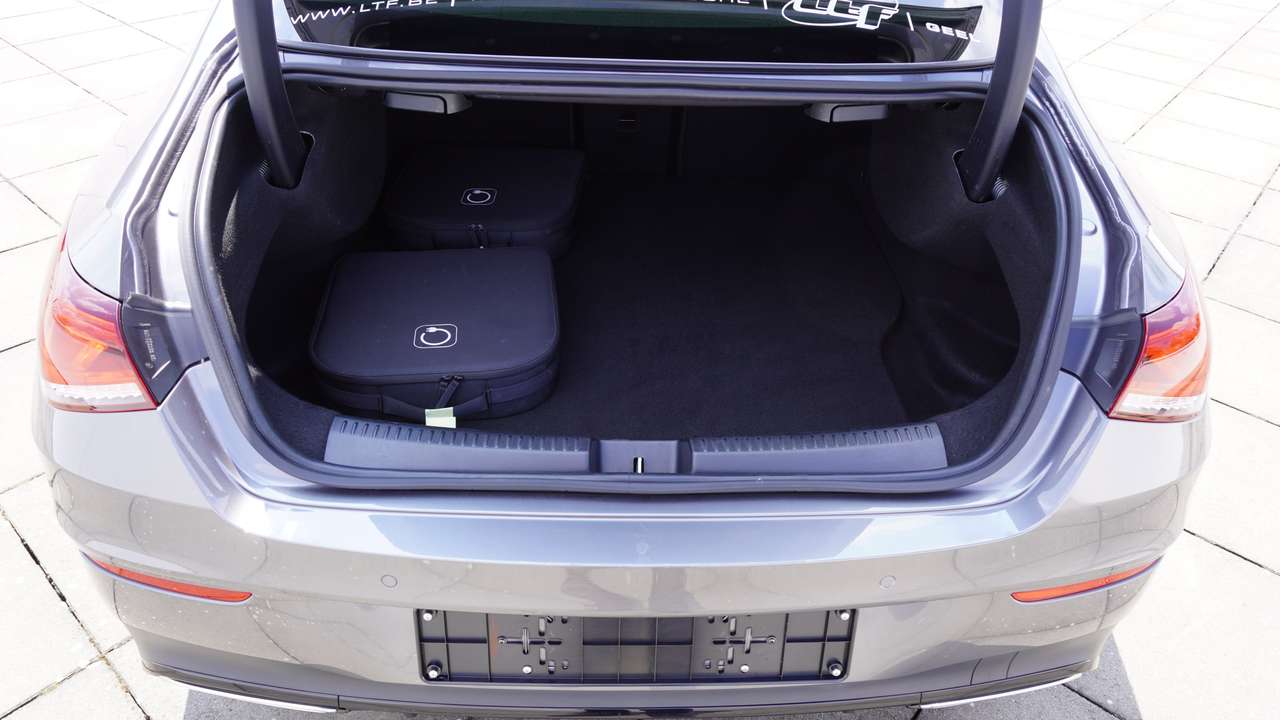 Mercedes-Benz CLA 250 AMG/PANODAK/KEYLESS/NIGHTPAK/CAMERA/KLIMAATREGEL — foto 18 van 18