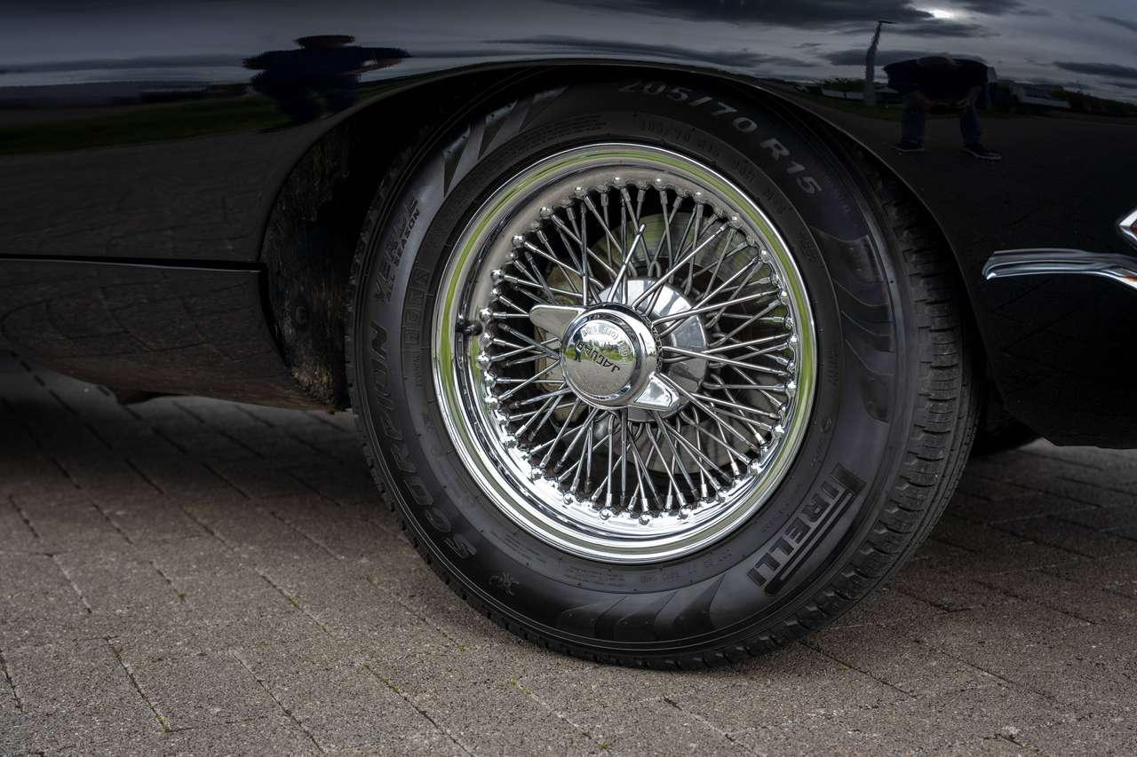 Jaguar E-Type 4.2 cabrio 5 speed — foto 11 van 25