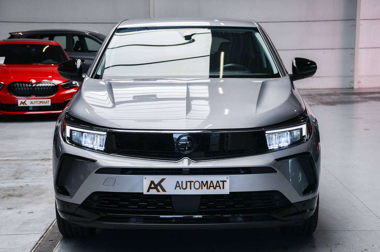 Opel Grandland 1.2 Turbo Black Edition - NAVIGATIE / SMARTLINK / ALCANTARA / PDC / CC — foto 4 van 19