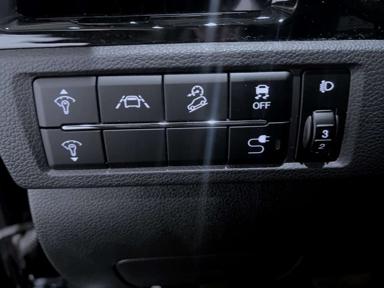 SsangYong Korando e-Motion/Titanium/Navi/Leder/Camera — foto 13 van 22