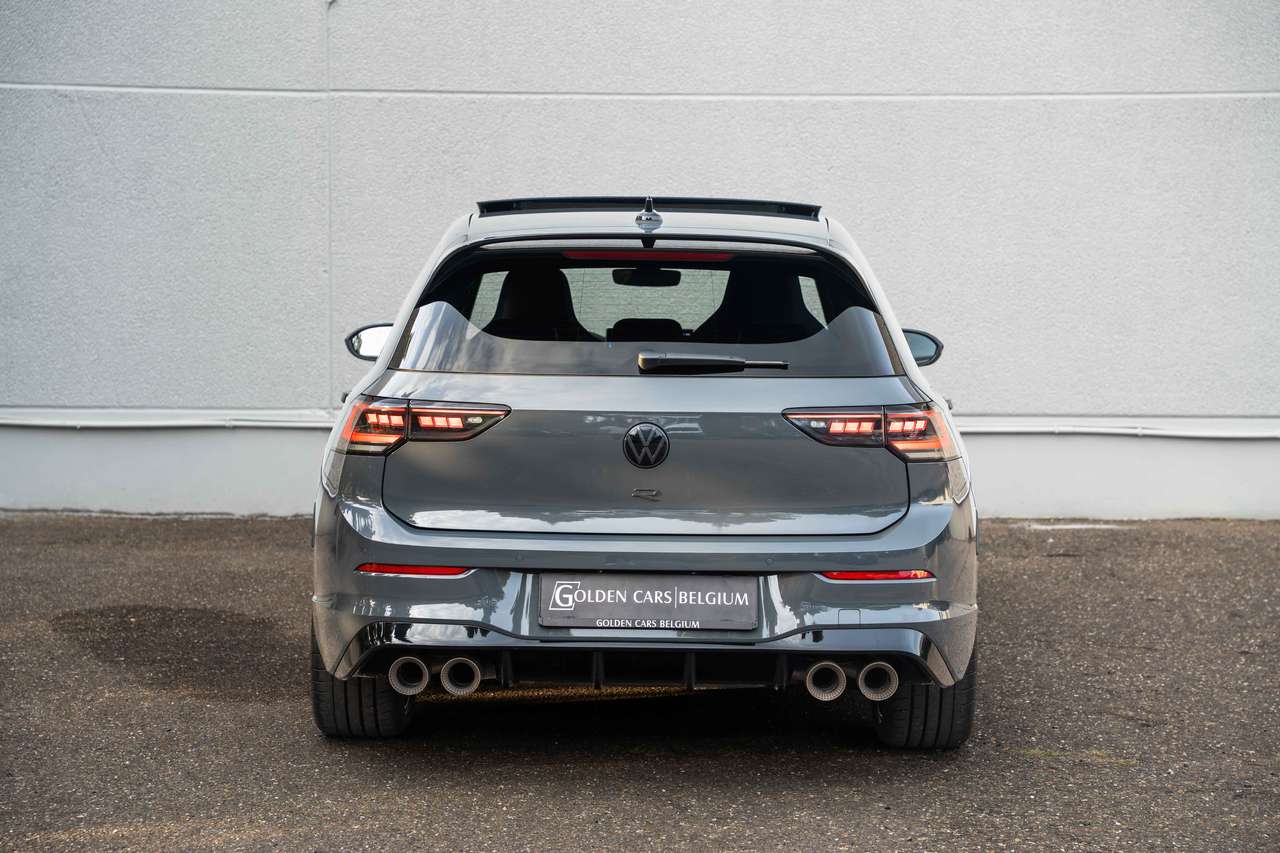 Volkswagen Golf R 4MOTION 'Black Edition' PANO/MATRIX/AKRAPOVIC/ACC/CAMERA/H&K/19" — foto 7 van 25