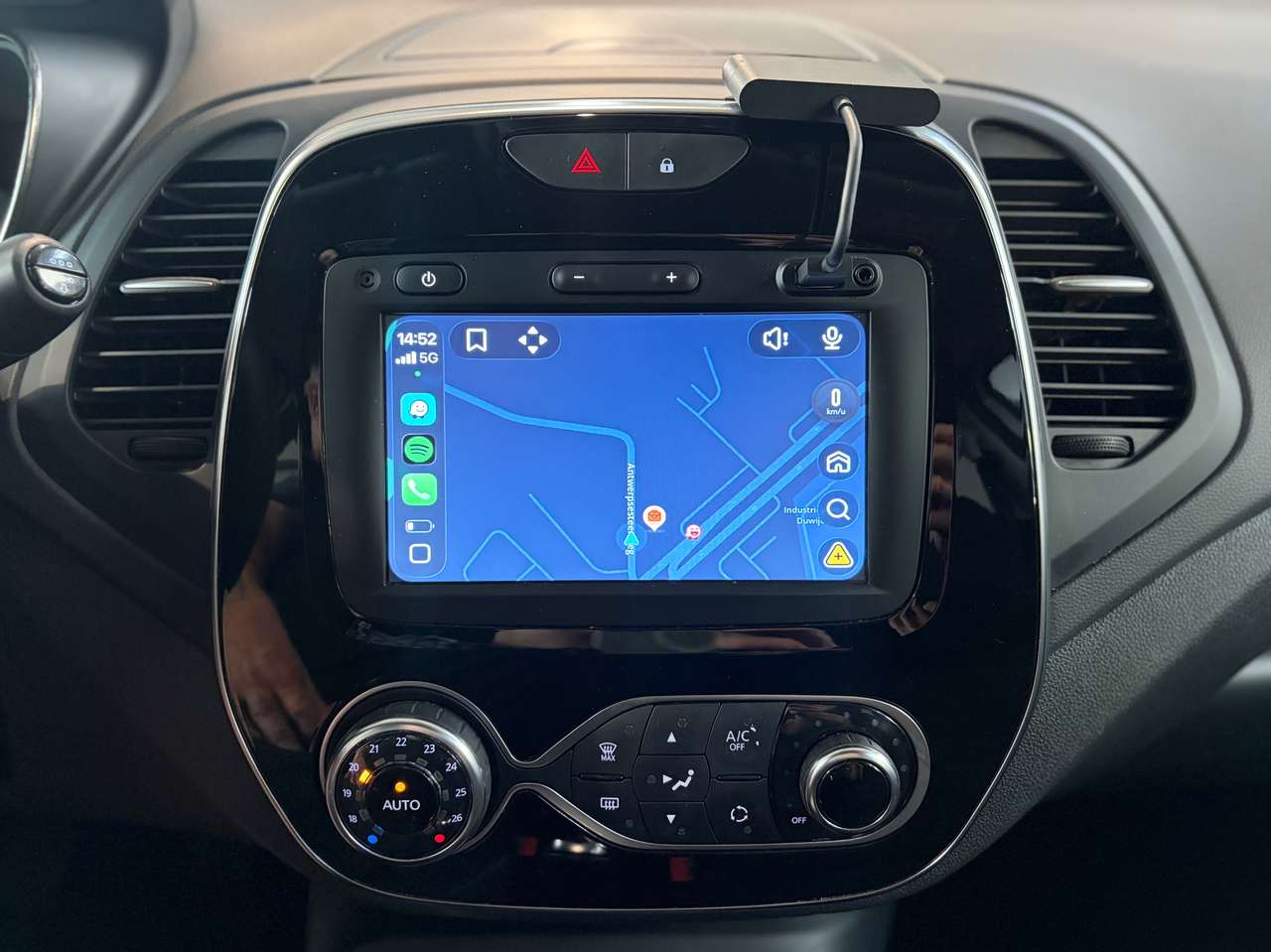 Renault Captur Limited | Apple CarPlay | Cruise Control — foto 9 van 15